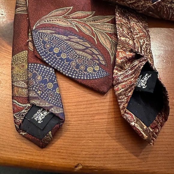 TWO (2) BURBERRYS OF LONDON 1005 SILK NECKTIEs FLORAL TAPESTRY and PAISLEY - Picture 4 of 9